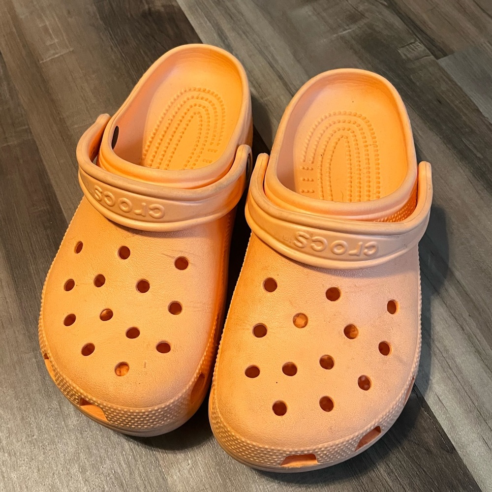 Peach Crocs